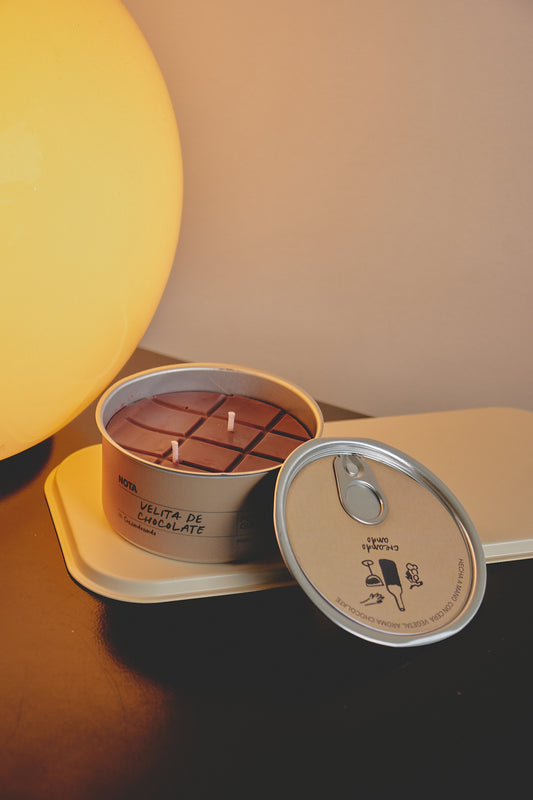 Vela en lata de chocholate